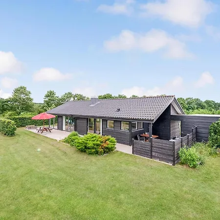 Awesome In Ejstrupholm With Kitchen Holiday home *